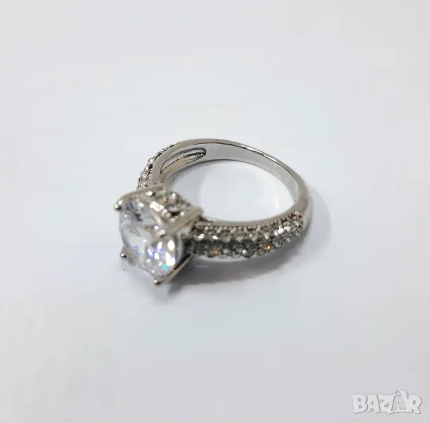 Пръстен с бели топази, снимка 1