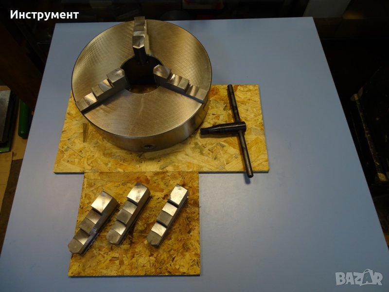 Универсален патронник за струг ф 320 3-челюсти български, снимка 1