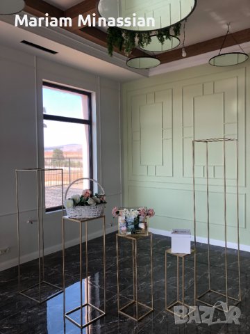 Златисти стойки колони за декорация под наем, снимка 3 - Декорация - 38593881