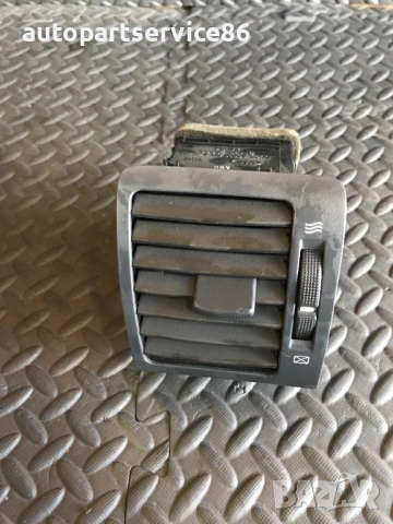 Въздушен отвор за арматурното табло преден десен за KIA Sorento (2003-2007) 97490-3E000