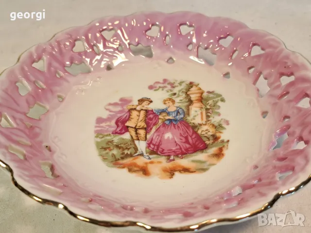 ажурна порцеланова чиния Ромео и Жулиета розов порцелан 23/1, снимка 2 - Чинии - 49302702