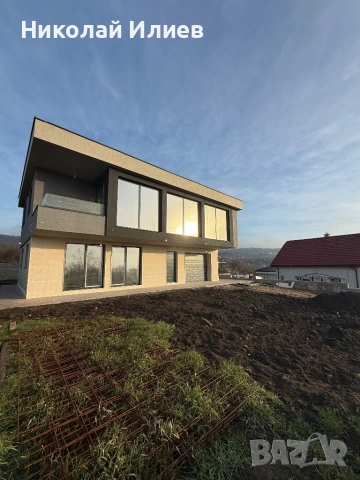 Нова къща кв.Изгрев, снимка 2 - Къщи - 51260624