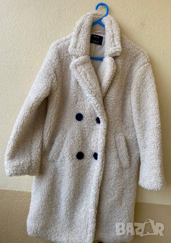 Дамско палто Bershka - S, снимка 3 - Палта, манта - 44448216