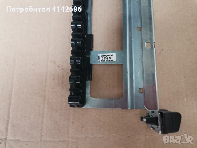 Рамка органайзер за сървър Legrand, снимка 3 - Мрежови адаптери - 48460087