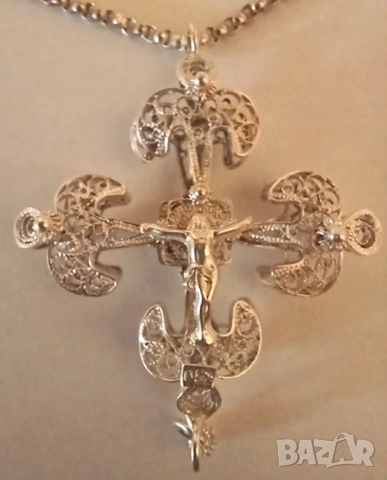 Ръчно изработен кръст от сребърен филигран