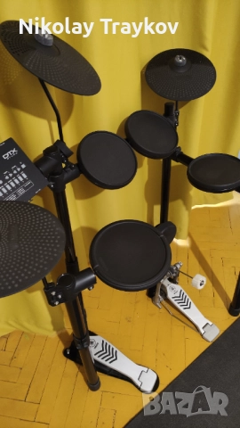 Електронни барабани Yamaha DTX в комплект със стол и палки, снимка 5 - Ударни инструменти - 52913240