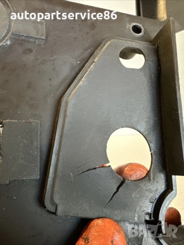 Капак на ангренажен ремък за Volvo V70 2.0 TDI 163HP (2012) 31316752, снимка 3 - Части - 54020861