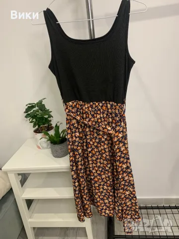 Красива рокля в размер S/M, снимка 4 - Рокли - 47562845