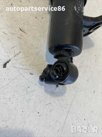 Помпа за измиване на преден ляв фар за Mercedes CLK 270 CDI W209 (2005), снимка 2 - Части - 53971249