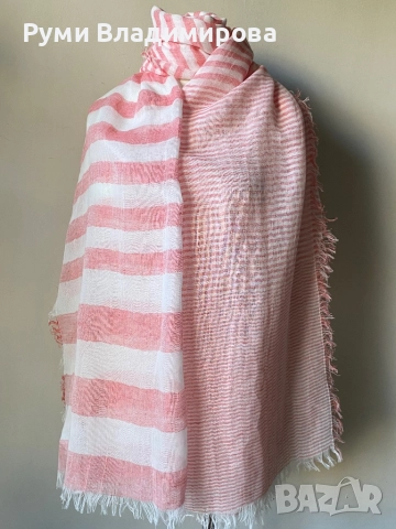 Бял шал на червени райета с 65 % памук и 35 % лен, снимка 3 - Шалове - 52809945