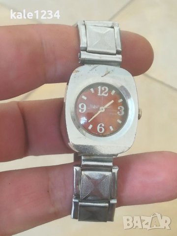 Ретро часовник SLAVA. Made in USSR. Vintage watch. Дамски. Механичен. СЛАВА. СССР. , снимка 3 - Дамски - 37378015