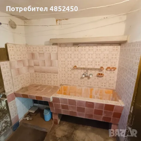 Продавам първия етаж от къща в с. Бръшляница | 80 кв.м + двор 1710 кв.м  11 990 €, снимка 14 - Къщи - 56078326