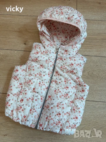 Бял елек/грейка с флорални мотиви, размер 86