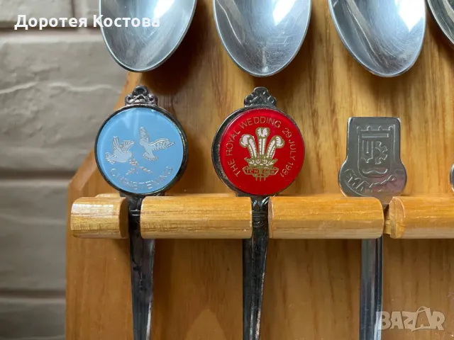 Красиви лъжички за чай/кафе с дървена стойка за стена от Англия, снимка 4 - Антикварни и старинни предмети - 50234604