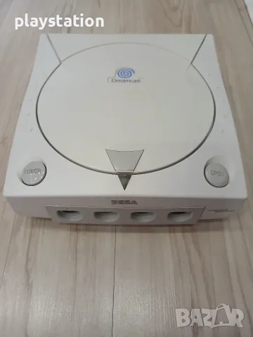 SEGA Dreamcast с ОРИГИНАЛНА КУТИЯ + Контролер, Книжки и 8 Игри, снимка 4 - Други игри и конзоли - 56148735