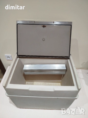 Хладилник ELECTROLUX на 12/220 V и gaz, снимка 2 - Хладилни чанти - 53909813