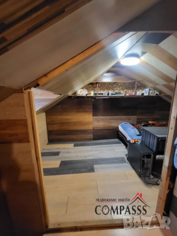 Къща с двор, район ЦЕНТЪР-Млад техник, гр. Добрич– 120153евро!, снимка 12 - Къщи - 51216606