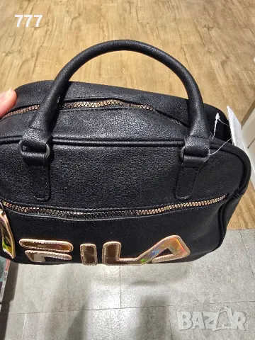 дамска чанта FILA , снимка 2 - Чанти - 47947683