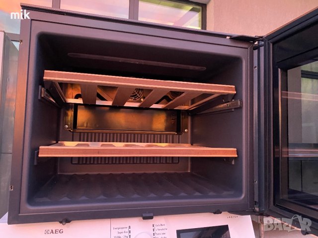 Виноохладител за вграждане SMEG - витрина, снимка 9 - Витрини - 44192583