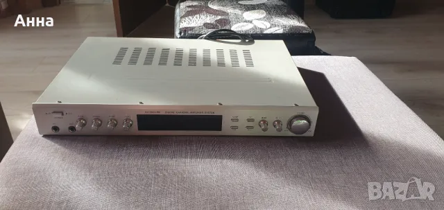 караоке уредба с тонколони и микрофони