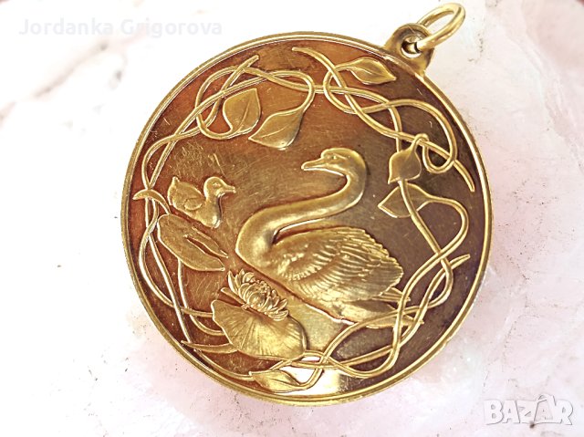 Сребърен медальон с 24 каратова позлата, снимка 4 - Колиета, медальони, синджири - 42199384
