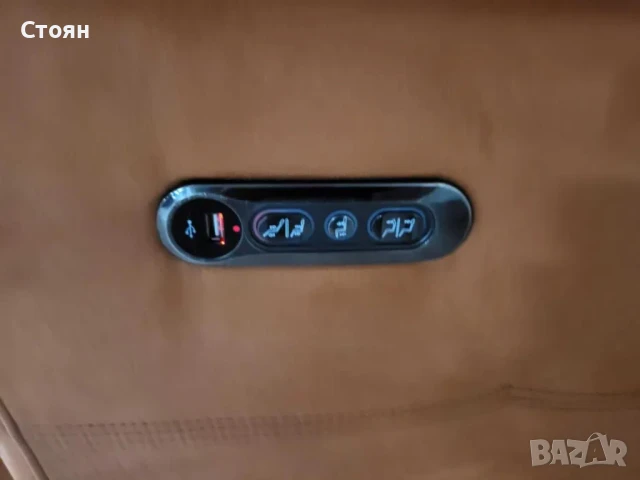 Оранжев диван от плат тройка "Gracie" с електрически релакс механизъм, снимка 4 - Дивани и мека мебел - 50648474