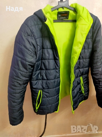 Дамско спортно яке с качулка 