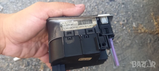 Ключ за фарове Mercedes C-Class W203, снимка 2 - Части - 51320531