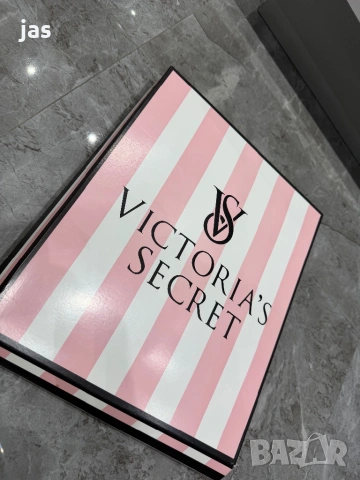 Кадифена пижама Victoria’s secret, снимка 2 - Пижами - 53887810