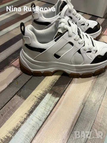 Сникърси Guess, снимка 3 - Кецове - 50596554