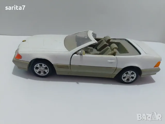 Модел метална количка Мерцедес Бенц /Mercedes-Benz 500 SL (R129) Convertible в мащаб 1:24 
