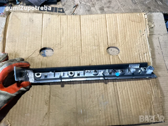 Декоративна Лайсна Карбон 7P5867419 Porsche Cayenne 3.0D 92A/EG22/2012, снимка 2 - Части - 50819405