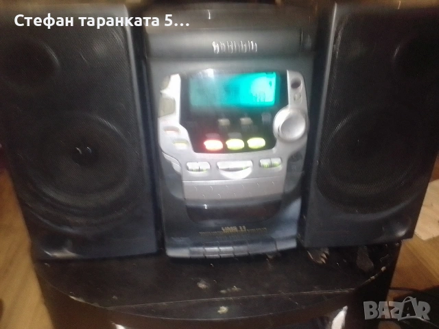 Аудио уредба Grundig със тонколони комплект.