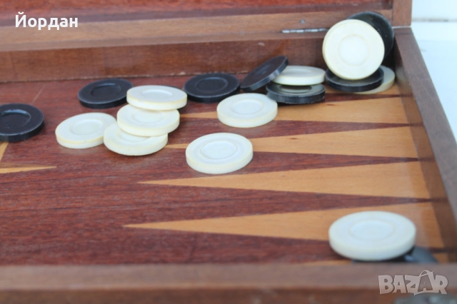 Стара кутия за ''Шах и Табла'', снимка 16 - Други ценни предмети - 51824994