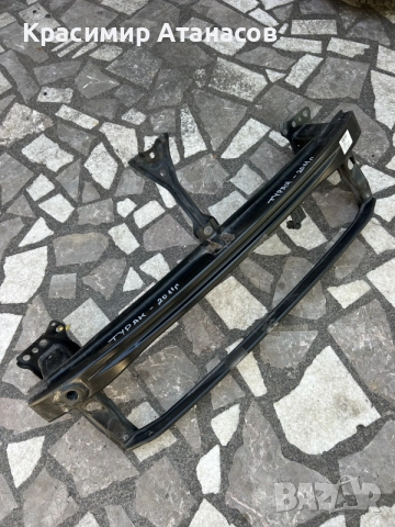 1T0807109D. Основа предна броня Vw Туран 2010-2015г