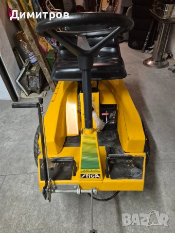 Тракторна косачка за трева Stiga Villa , снимка 5 - Градинска техника - 51498640