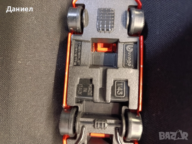 Количка Burago Chevrolet Corvette , снимка 3 - Колекции - 52020675