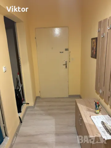 Монтаж на ламиниран паркет, ПВЦ и MDF первази, алуминиеви лайсни за под и стена, снимка 11 - Ремонти на апартаменти - 49788466