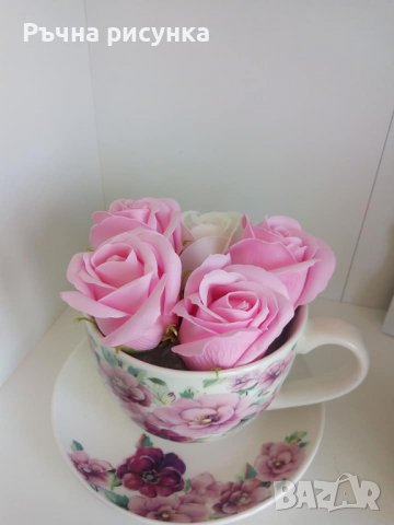 Комплект за подарък голяма чаша с чинийка и 5броя ароматни сапунени рози