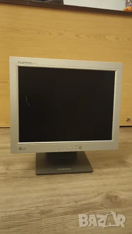 Продавам монитор LG Flatron L1510S 15 инча
