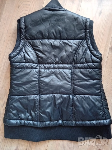 Оригинален елек Adidas XS, снимка 5 - Елеци - 55749642