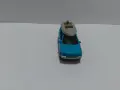 Jeep Grand Cherokee с лодка/сал на покрива на марката Matchbox (в мащаб около 1:58 – 1:64)., снимка 5