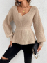 ИЗКЛЮЧИТЕЛНО КРАСИВА бежова блуза плетиво с остро деколте , снимка 1 - Блузи с дълъг ръкав и пуловери - 44738779