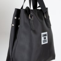 Спортно-елегантна дамска чанта за през рамо в стилен дизайн, снимка 2 - Чанти - 44399003