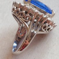 Прекрасен дамски пръстен родий ,син топаз и циркони, снимка 5 - Пръстени - 42330887
