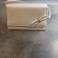 Бяла дамска чанта, снимка 1 - Чанти - 40115105
