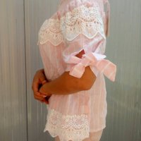 Розова риза с широк ластичен набор около раменете и с бяла дантела , снимка 2 - Ризи - 40685186