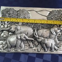 Красива релефна пластика на семейство слонове., снимка 2 - Пана - 40302176