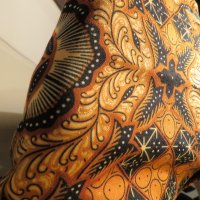 бутикова мъжка  риза с ефектни шарки и  златисти орнаменти-  Batik Keris.- красота която спира дъха , снимка 5 - Ризи - 30304832