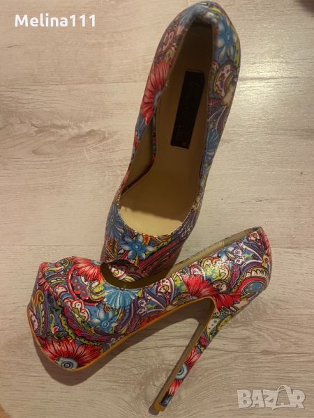 Дамски обувки с цветя Moschino модел лукс, снимка 1